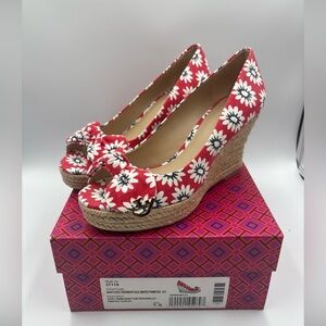 Tory Burch Dory Red Floral Canvas Peep Toe Wedge Heels Size 7.5 - Worn Once